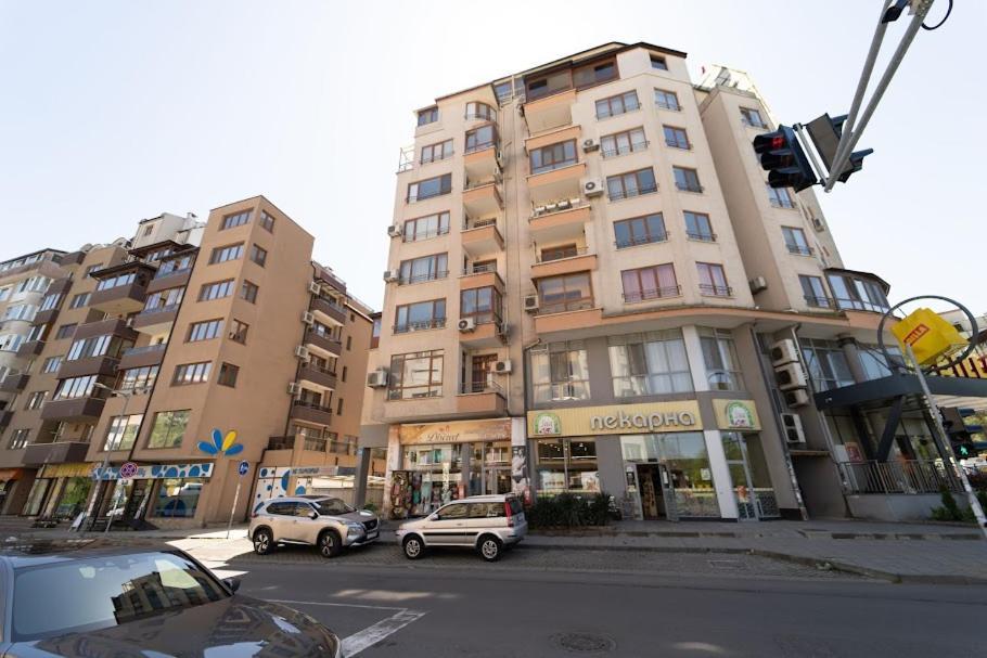 Апартамент За Гости Уют Burgas City Exterior foto